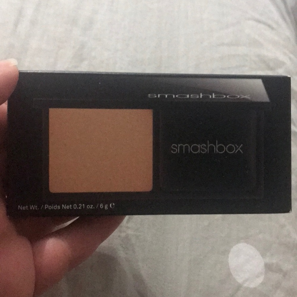 Smashbox photo set pressed powder. Shade light.